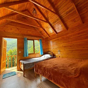 Leka Hotel Rrogam i Shales